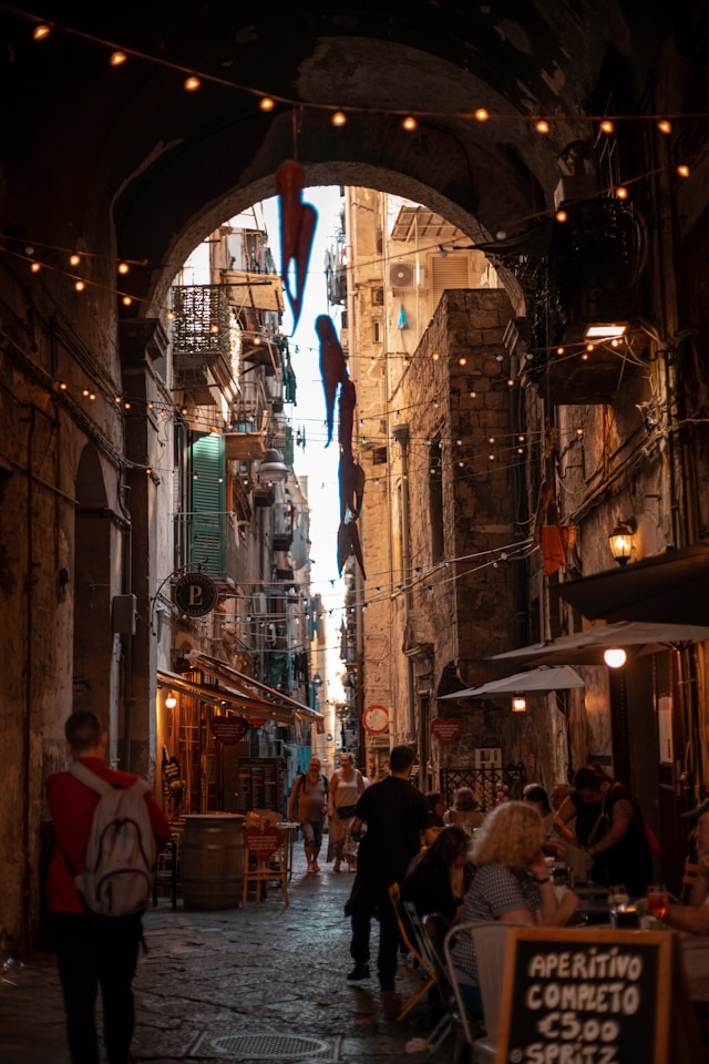 naples food restaurants street