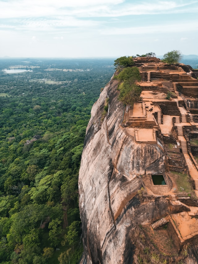 sigiriya temple lion rock sri lanka